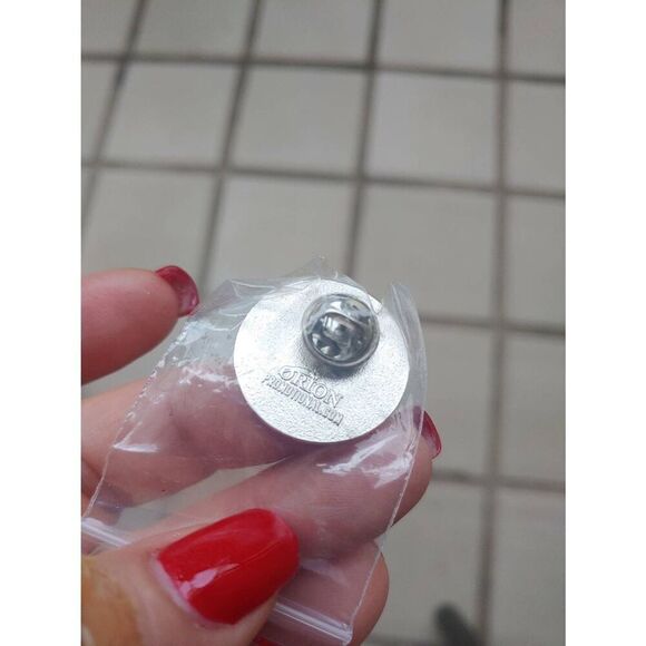 Amazon Peccy Pin "JFK8 6th Year World Class Talent Machine" - Picture 2 of 2